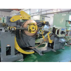 Low Noise Steel Coil Uncoiler Leveling Machine , Punch High Speed Feeder Machine