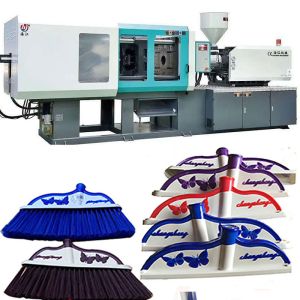 High Speed Variable Pump Injection Molding Machine With 700 Mm Mold Opening