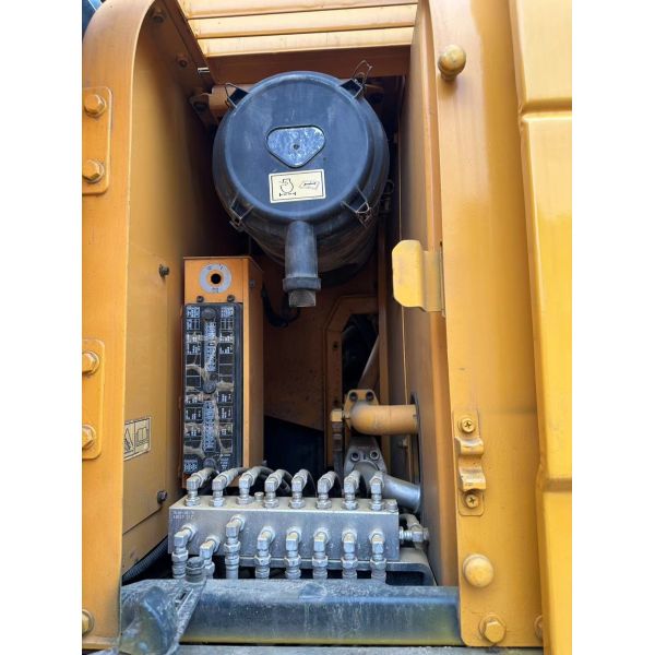 Hyundai 220LC-9s Excavator Loader with 1.05 m3 Bucket Capacity and 800 Working Hours