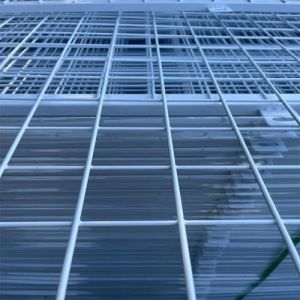 OEM PVC Welded Wire Mesh Panel Solar Panel Bird Guard Kit Proof Pigeon Mesh