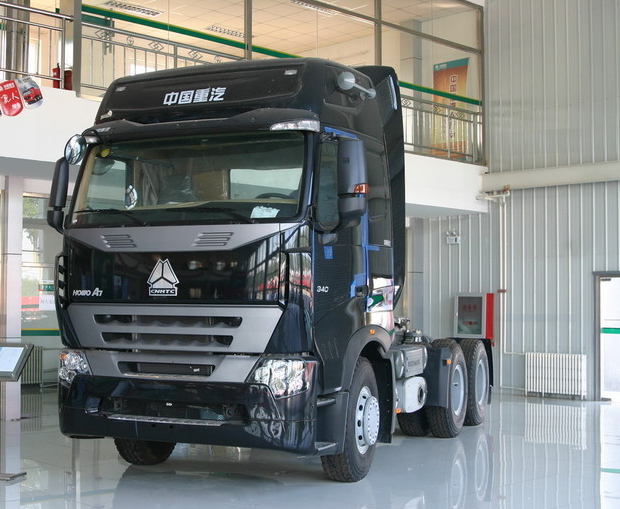 HOWOA7 371 hp Engine And Two Sleepers Tractor Head Truck Right Hand Driving Type