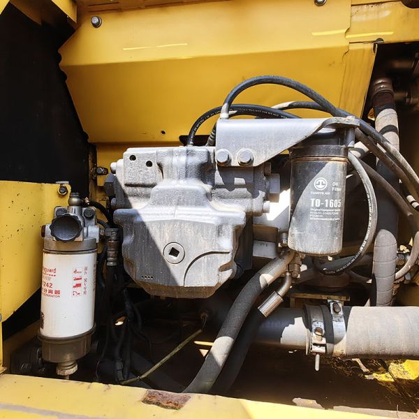 20Ton Used Komatsu Excavators Backhoe Pc200-8 Crawler Digging Machinery