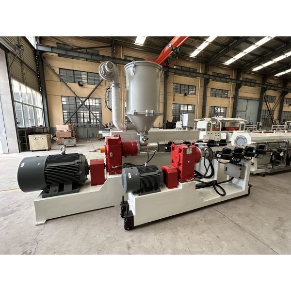 Quality Single Screw Design High Density HDPE PE Pipe Extrusion Line For Customized Voltage Needs for sale