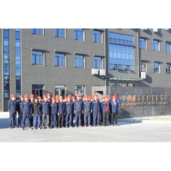 Multi-Functional Mobile Jaw Crusher Station Installation Under Technical Guidance