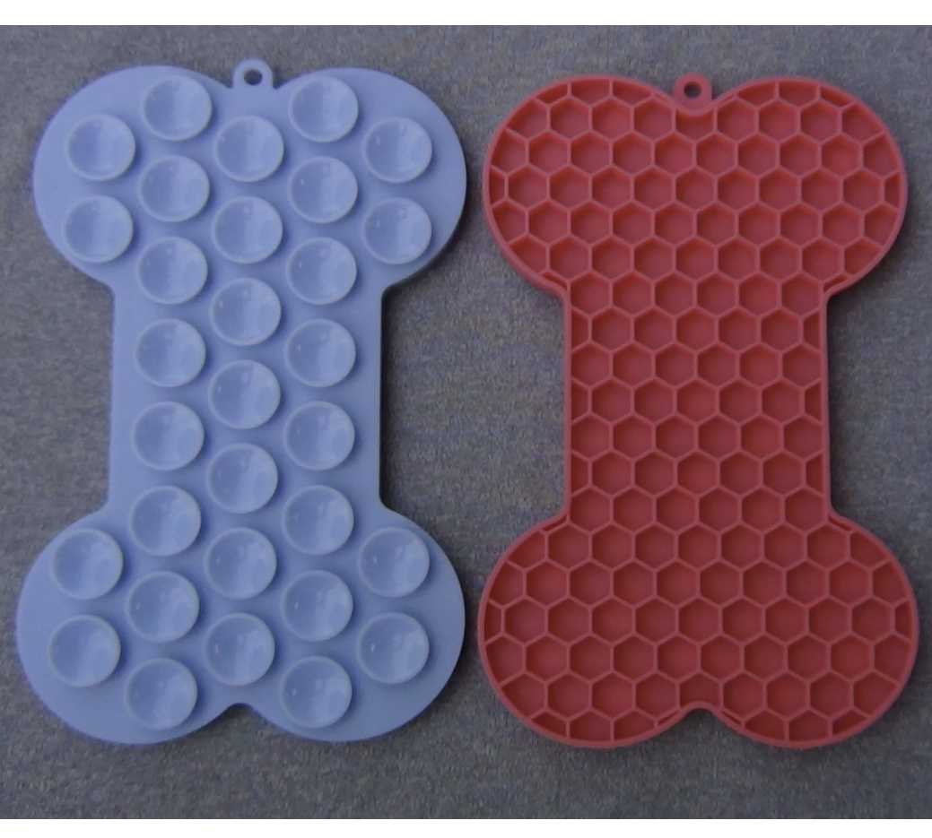 Customized Pet Supplies Bone Shaped Silicone Licking Pads Honeycomb Suction Cups Anti-overturn Pet Licking Mat