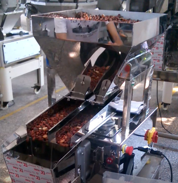 10WPM Auto Weighing Filling And Sealing Machine Single Head 3L Linear Weigher