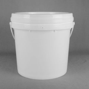 Wholesale 20L Round Plastic Paint Bucket with Pouring Spout from china suppliers