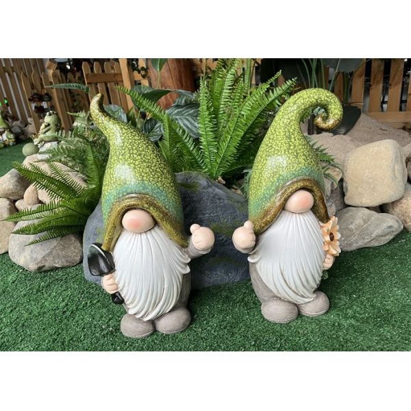 Quality Custom Gnome Magnesium Oxide Garden Statue Rustproof With Green Dots Hat for sale
