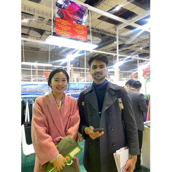 Plaid Style 100% Polyester Fabric for Women Men Hometextile Fabric Free Sample