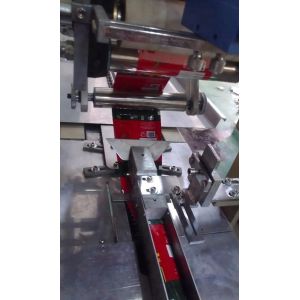 Pillow Square Sticky Candy Packing Machinery With Computer / PLC Control System