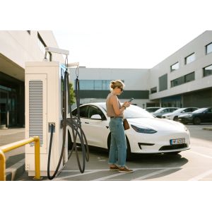 China Smart 160kW Fast EV Charger | For Electric Trucks & Business | Ultra-Quiet with Dust-Proof Patent on sale