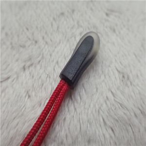 Outside Wear Zip Fastener Puller With Transparent Outline Border