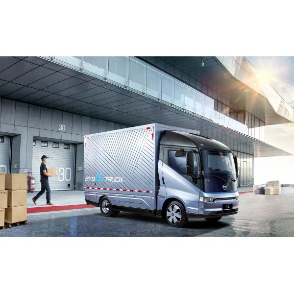 BYD Pure Electric E3 Taxi Has A Range Of 401KM Smooth Transportation