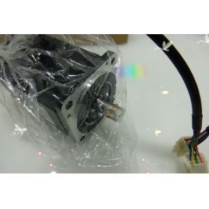 Yaskawa SGMP-04A3H32 AC SERVO MOTOR 2.6A 400W 3000RPM 200V NEW