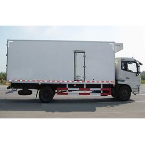 China 7 T Refrigerated Trucks And Vans LHD 4X2 Euro 2 Closed Van Truck With Frozen Box on sale