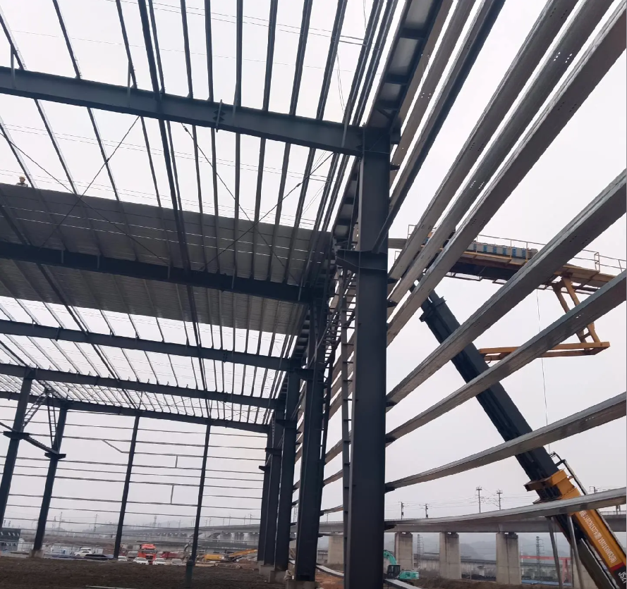 Q355B corrosion-resistant large-span polyurethane sandwich panel steel structure workshop building