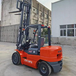 HELI H2000 3 Ton Used Heavy Duty Diesel Forklift 3m Lifting Height With 2 Stages