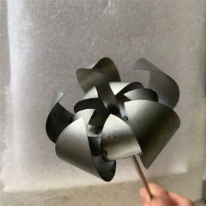 Temperature-Sensitive Nickel-Titanium Memory Alloy Flower Heats Up Stretches