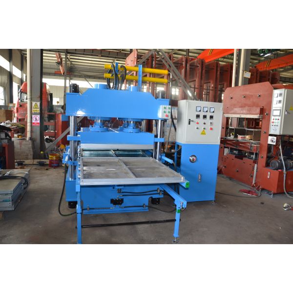 RUBBER TILES VULCANIZING PRESS