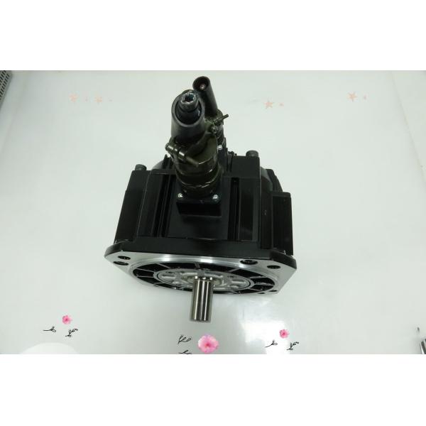 Yaskawa SGMDH-22ACA61 AC SERVO MOTOR 7.3A 1150W 2000RPM 200V NEW