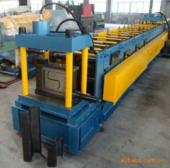 Quality 18-20Mpa Gcr 15 Z Purlin Roll Forming Machine With 15 Rows Rollers / PLC Vector Inverter for sale