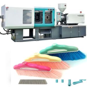 High Speed Variable Pump Injection Molding Machine With 700 Mm Mold Opening