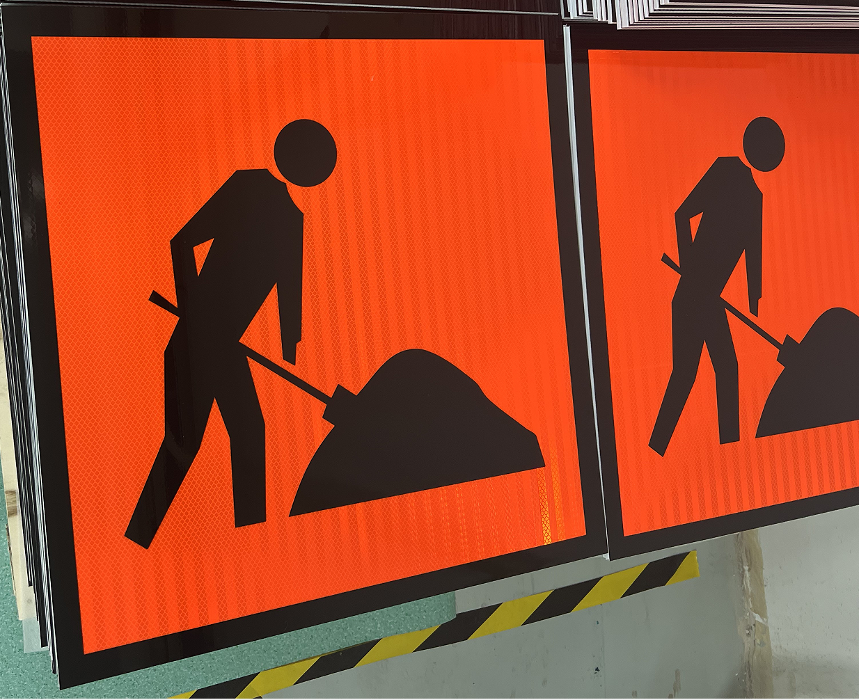 Australian Multi Message Customizable Traffic Sign Offering Performance and Easy Installation Ideal for Municipalities and Private Road Management