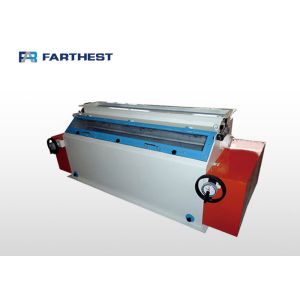 Three Roller Pelleting And Crumbling Machine For Chicken Feed