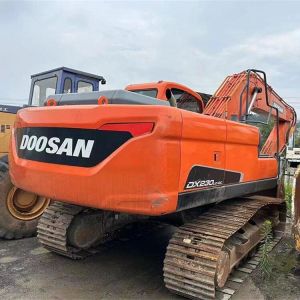 Medium Used Digger Doosan Crawler Excavator with Original Hydraulic Valve in
