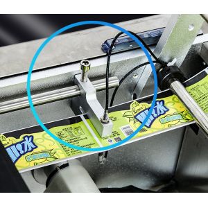 Manual Bottle Flat Labeling Machine , 1mm accuracy Self Adhesive Label