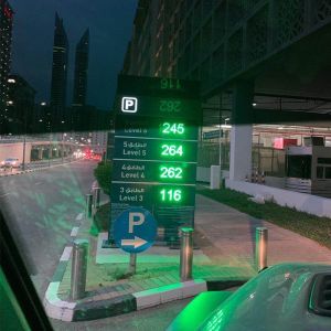 Custom Made P10 VMS Parking Display 160×160mm Module Energy Saving