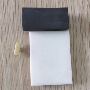 China Wear Resistance 3.9g/Cm3 Alumina Ceramic Plate 1780C 1800C on sale