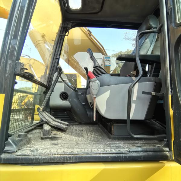 Made in Japan Used Komatsu PC210-8 Excavator 21 Ton with Original Color in Shanghai