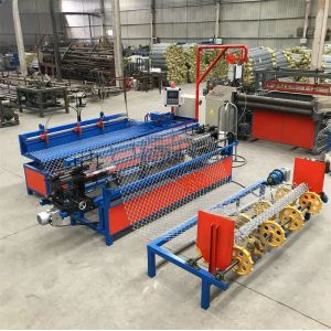 China Automatic Single Chain Link Fence Weaving Machine High Durability 220V/380V on sale