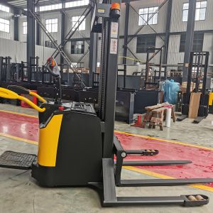 Rider Straddle 1500kg 3310lb Double Deck Electric Pallet Stacker