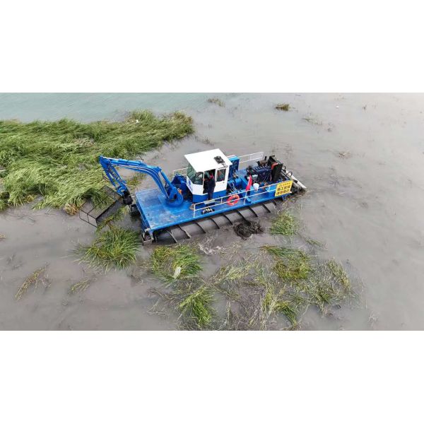 Self Propelled Amphibious Dredger 6.5m Dredging Depth 40 Inch Draught