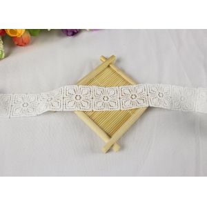 Chemical Solubility Polyester Lace Trim With Concise Quadrate Flower Design
