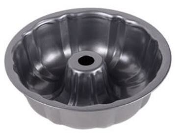 Quality carbon steel bakeware chiffon cake mould bundt pan with chimney for sale