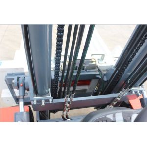 Hydraulic 4500mm Mast FD25 2.5 Tons Diesel Forklift Truck