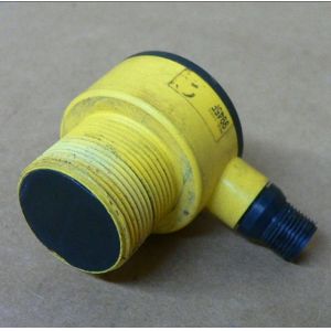 Banner Engineering T30SP6FF600Q Photoelectric Sensor, Fixed Field, 600mm, 10