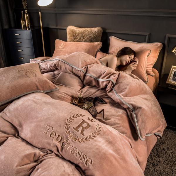 Quality Four Piece Bedding Set With Embroidery And Milk Plush Binding for sale