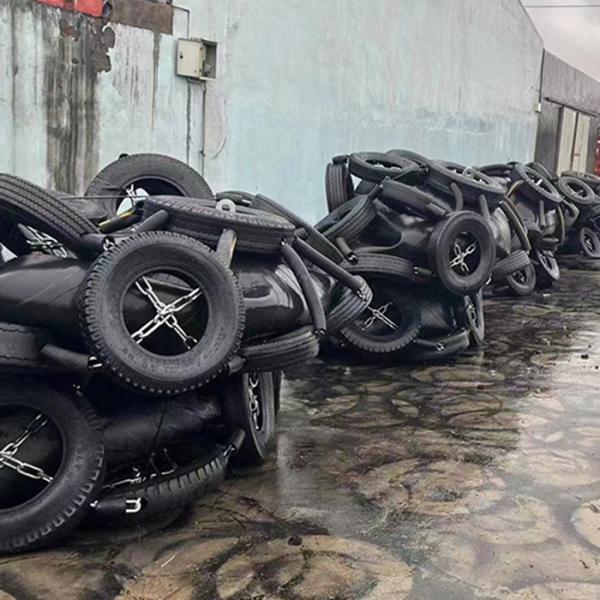 High Durability Yokohama Fender In Black For Ship Collision Prevention