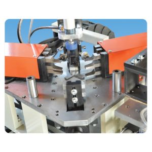 Automatic Two Head Aluminium Corner Crimper / Aluminum Window Corner Crimping