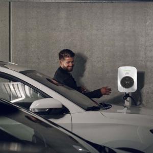 Ark 7KW Level 2 Car Home EV Wall Charger With Charging Socket