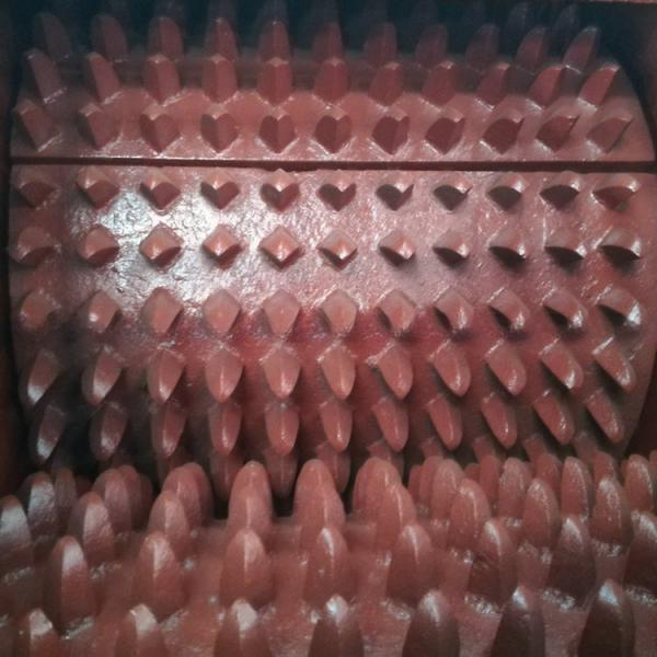 Adjustable Discharge Size Double Roll Crusher Machine for Quartz/Limestone/Gypsum