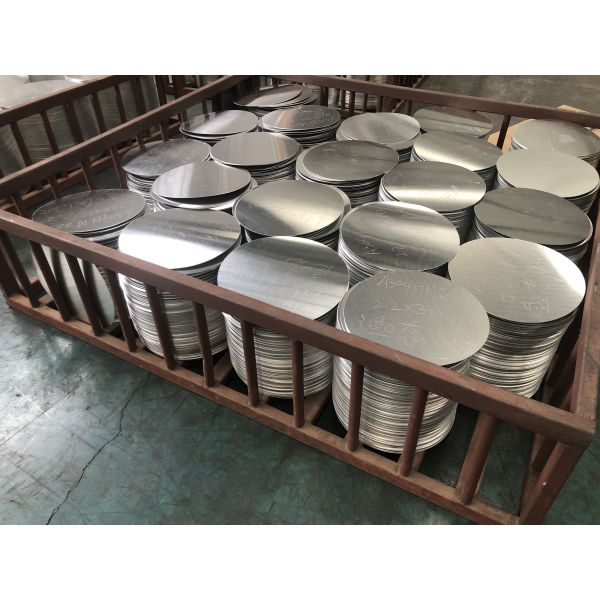 Aluminium Discs Circles customizable for various kitchenware applications with thickness ranging from 0.3 to 6 millimeters
