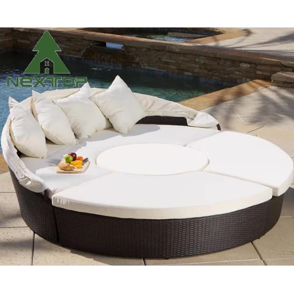 Durable Outdoor Wicker Furniture Sunbed Unique Round Sofa With Canopy