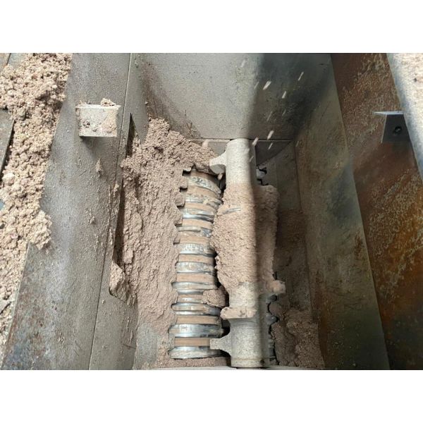 Double Toothed Roller Crusher Machine with 400mm Roller Diameter 1000mm Width and 30/22rpm Speed for Clay Brick Making