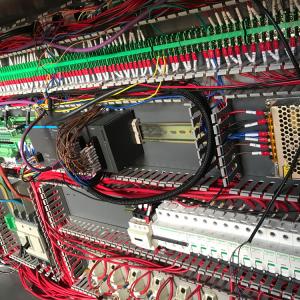 2000 BPH Automatic 2 cavity PET Water Bottle Blow Molding Machine with SMC