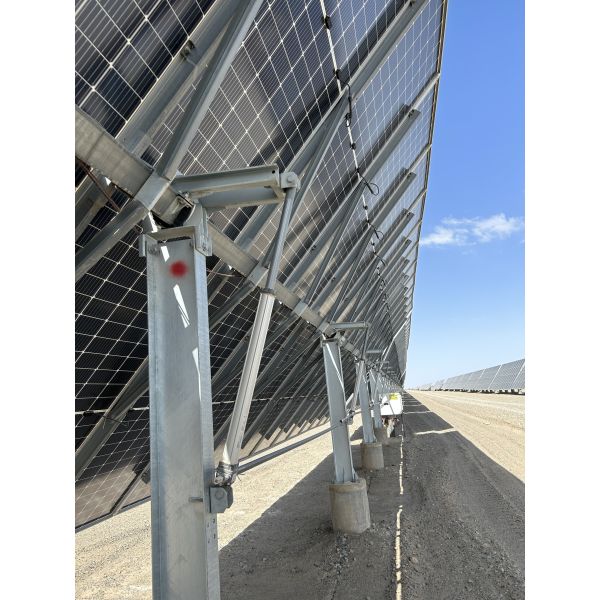manual-linear-actuator-solar-tracker-adjustment.jpg